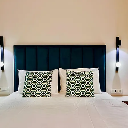 Апартаменты The Retreat *